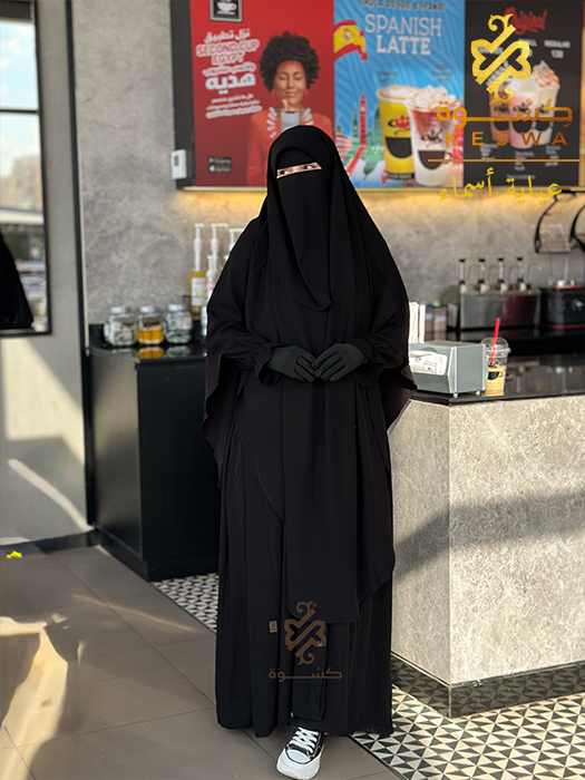 اسود طقم أسماء
